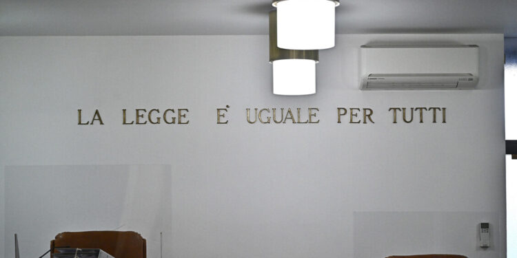 Violenza sessuale su due minori, 53enne condannato a 11 anni di carcere