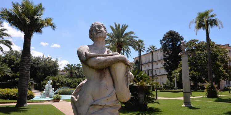 Al via celebrazioni del 2 giugno, aperti i giardini del Quirinale alle fasce deboli