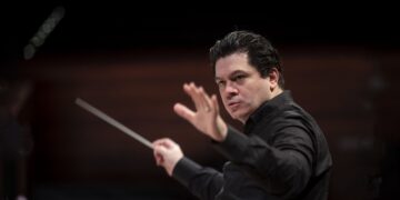 Cristian Măcelaru sul podio di Santa Cecilia per Gershwin e Ravel