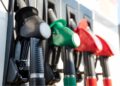 Taglio accise verso lo stop, ipotesi bonus carburante da 100 euro: chi ne avrebbe diritto