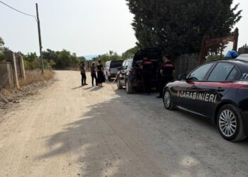 Uccide il fratello e spara alla moglie nel Cagliaritano, un sospettato in caserma