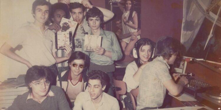 Radio Bruno compie cinquant’anni e li festeggia con una mostra