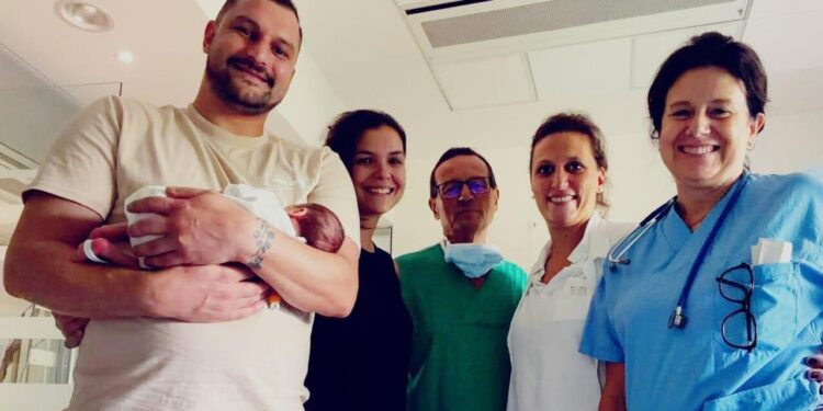 Sconfitta rarissima patologia immune gestazionale, salvi mamma e bimbo