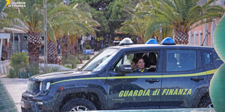 In fallimento lavorava ‘in nero’, sigilli al Grand Hotel di Riccione