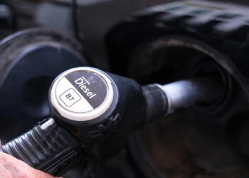 Codacons, sconto accise non applicato alla pompa, gasolio scende solo di 11,3 cent