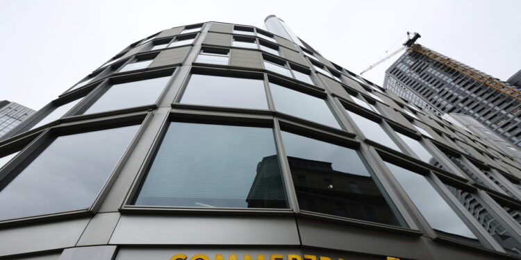 Media, Berlino si prepara a colloqui con Unicredit su Commerzbank