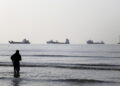 Il petrolio inverte la rotta, Brent sale dell’1,7% a 85,7 dollari