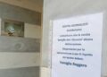 Cartello fuori da gioielleria di Roggero avvisa: ‘nessuna dichiarazione’