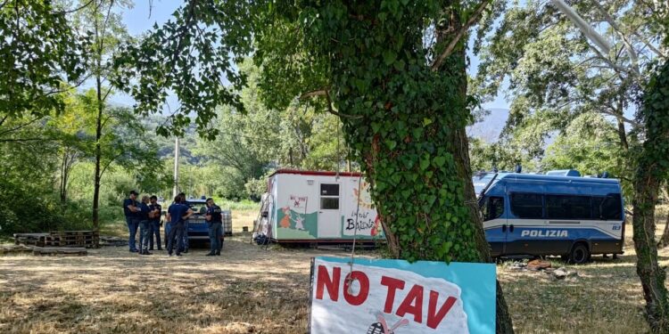 Il prefetto di Torino vieta il campeggio a Susa e a Bussoleno