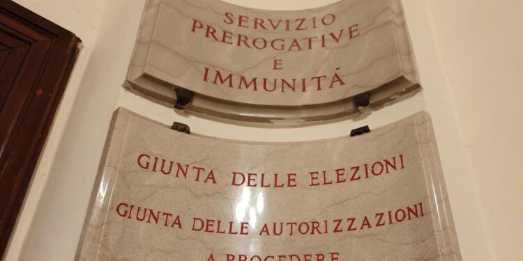 Dori, non possiamo accedere a chat Delmastro, ma restiamo in Giunta