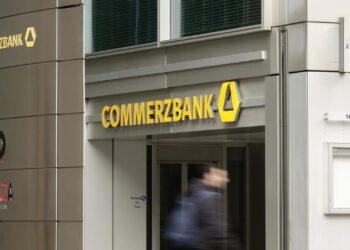 Weidmann (Commerzbank), pronti a colloqui costruttivi con Unicredit