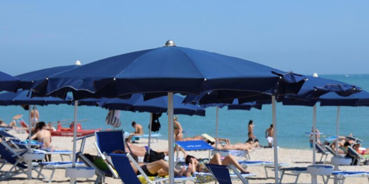 A Ferragosto 17,5 milioni di turisti, spesa diretta superiore a 9 miliardi