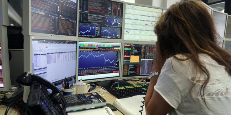 Lo spread tra Btp e Bund risale oltre 80 punti base, i rendimenti arrivano al 3,93%