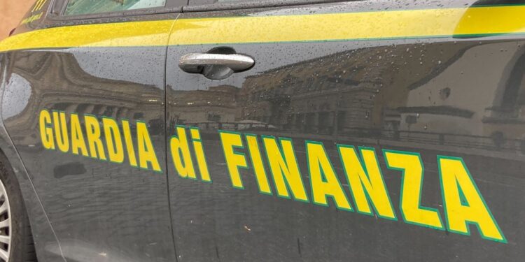 Antiriciclaggio, record di operazioni sospette: 61 miliardi in 6 mesi, traina l’oro