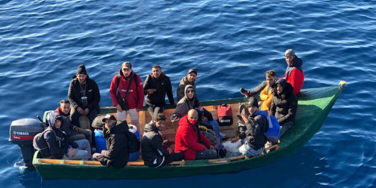 Ripresi gli sbarchi nel sud Sardegna, arrivati 11 migranti