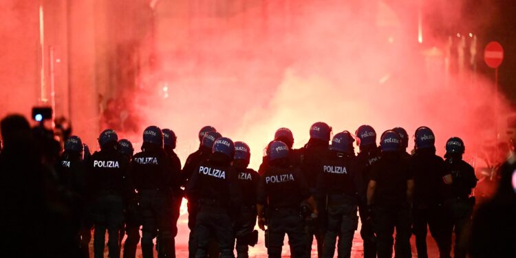 Caso Fakir, Tajani attacca su scontri Bologna: “Inconcepibili violenze”, Schlein e Conte difendono Lepore