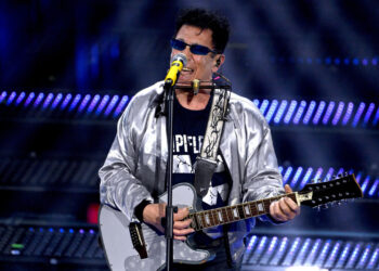Edoardo Bennato, gli 80 anni del cantautore rock