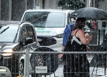 Domenica con la pioggia, poi il ritorno del caldo