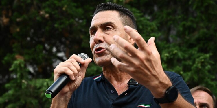 Vannacci, FnV vota no alla legge elettorale, unici a voler ridare sovranità al popolo