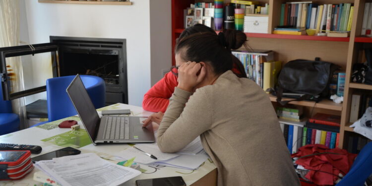 Inps, al via bonus assunzioni per mamme con tre figli e incentivi per under35