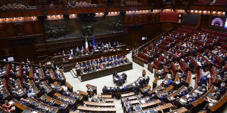 Legge elettorale, oggi voto finale. Bocciato emendamento Vannacci, centrodestra di nuovo diviso. Schlein contro Meloni