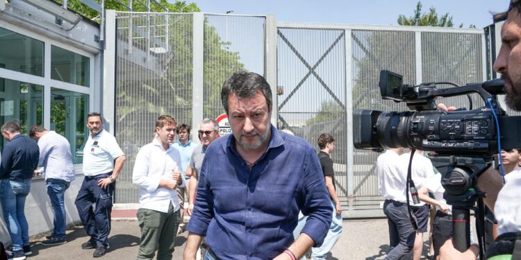 “Non punibile qualsiasi reazione”, così la Lega vuole cambiare la legge sulla legittima difesa