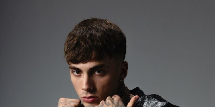 Droga e pistola in casa, arrestato a Milano il rapper Tony Boy
