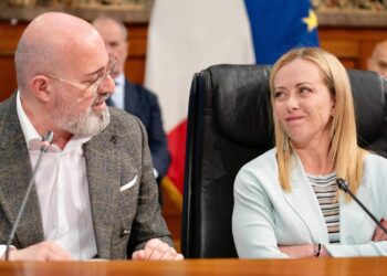 ‘Gli ignoranti votano a destra’, Bonaccini nella bufera. Meloni lo attacca