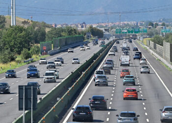 Facile.it, ad agosto spenderemo 1 miliardo in più di carburante rispetto al 2025