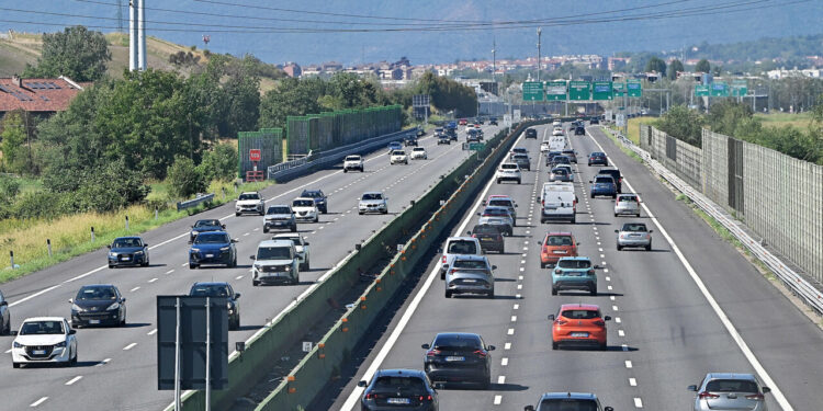 Facile.it, ad agosto spenderemo 1 miliardo in più di carburante rispetto al 2025