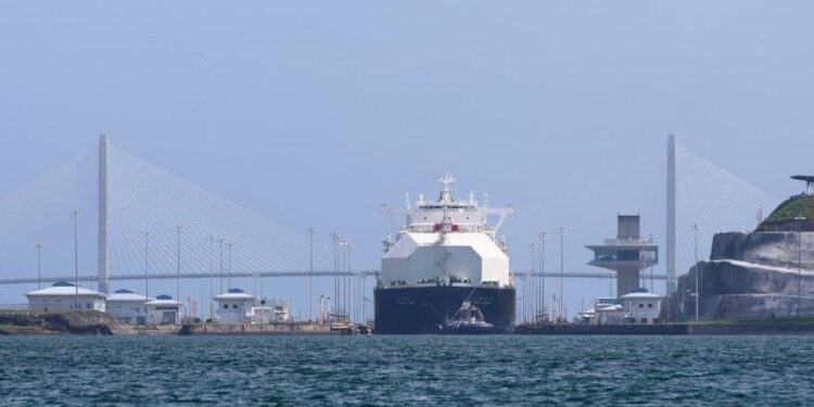 Canale di Panama, record di 5,3 milioni di dollari per un transito