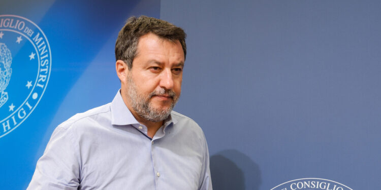 Salvini rilancia la Lega di lotta: ‘Se serve, più duri anche nel governo’