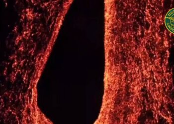 Etna, esplosioni e colate ad alta quota, verso normalità aeroporto Catania