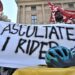 Pm di Milano: ‘I rider di Glovo sono ancora sottopagati, vanno assunti’