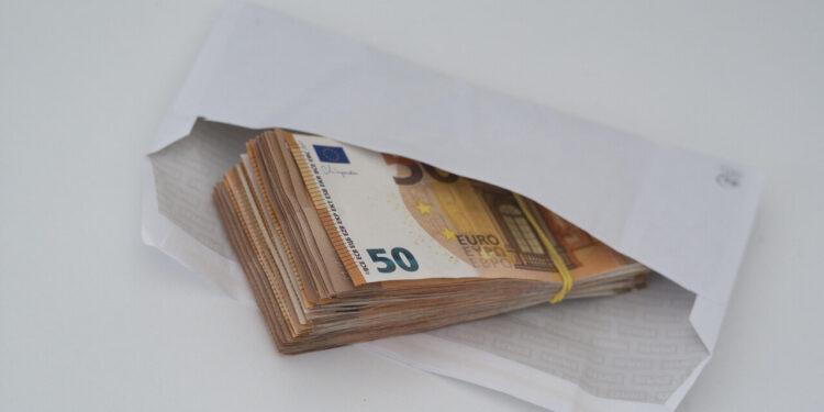 Cgia, per le famiglie 20.592 euro di tasse ma il 95,7% ‘invisibili’