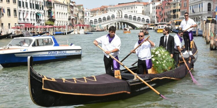 Celebrati a Venezia i funerali di Fabrizio Plessi