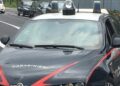 Rimprovera bambina che da un calcio all’auto, aggredita e picchiata dai genitori