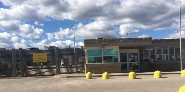 Soccorso dopo tentativo di suicidio in cella, detenuto muore in ospedale