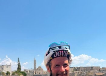 Una sorpresa tra i Sassi, Jovanotti in bici a Matera col ‘Jovagiro’