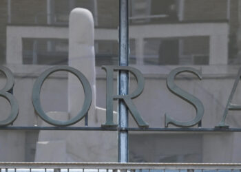 Borsa, Milano sale con Eni ed energia