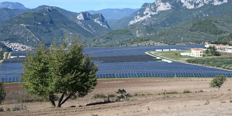 Rapporto Camera, rinnovabili coprono 20% dei consumi energia, al 2030 serve il doppio