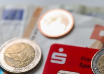 Bce, il contante resta il metodo di pagamento più accettato nell’Eurozona