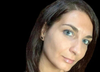 Uccide la ex che lo aveva denunciato. La madre: ‘Si era costruito un cappio e lo mostrava a mia figlia’