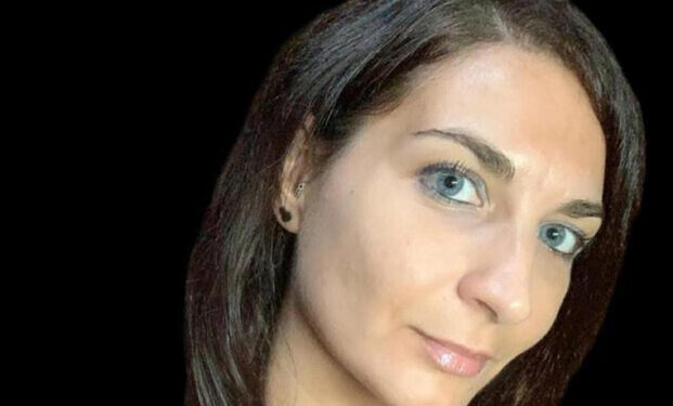 Uccide la ex che lo aveva denunciato. La madre: ‘Si era costruito un cappio e lo mostrava a mia figlia’