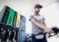 Il prezzo del petrolio è calato del 6%, che effetti ci saranno sulla benzina e sul diesel