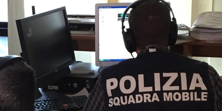 Picchiarono minorenne e ripresero con lo smartphone, denunciati 5 coetanei