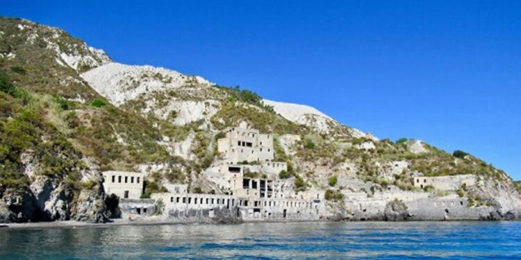 Federalberghi, scattato rincaro 18% per collegamenti isole Sicilia