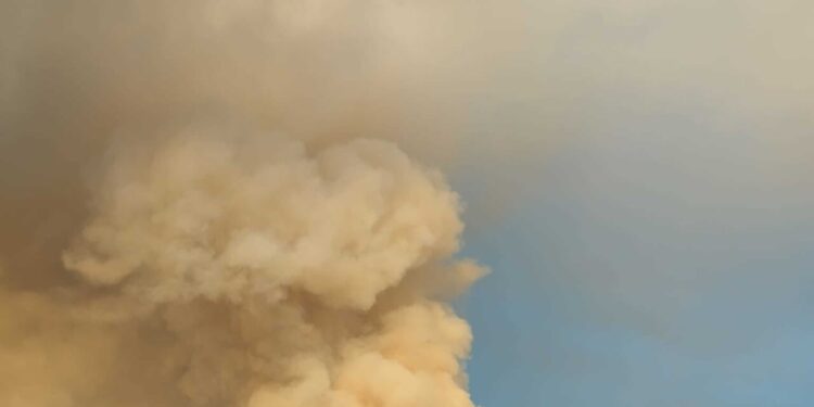 In arrivo secondo Canadair per incendio in Carnia che brucia da 10 giorni