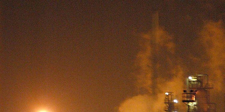 Incendio Porto Marghera, Prefettura ‘stop a misure precauzionali’