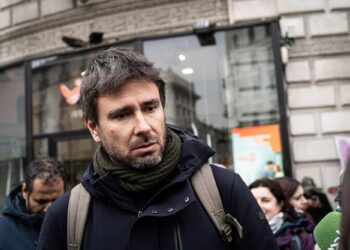Alessandro Di Battista, il primo messaggio dopo il malore: “Ce la metterò tutta per tornare presto”